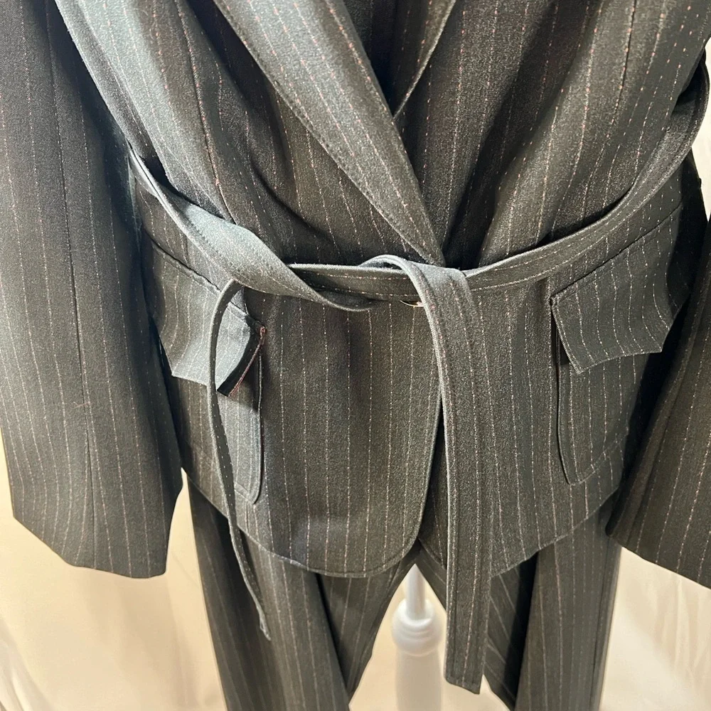 Larry Levine Gray/Pink Pantsuit - Picture 4 of 9